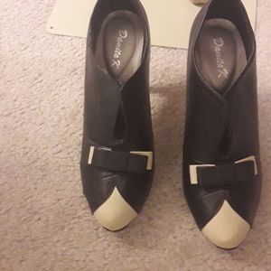 Damita K Booties Black Size 8.5